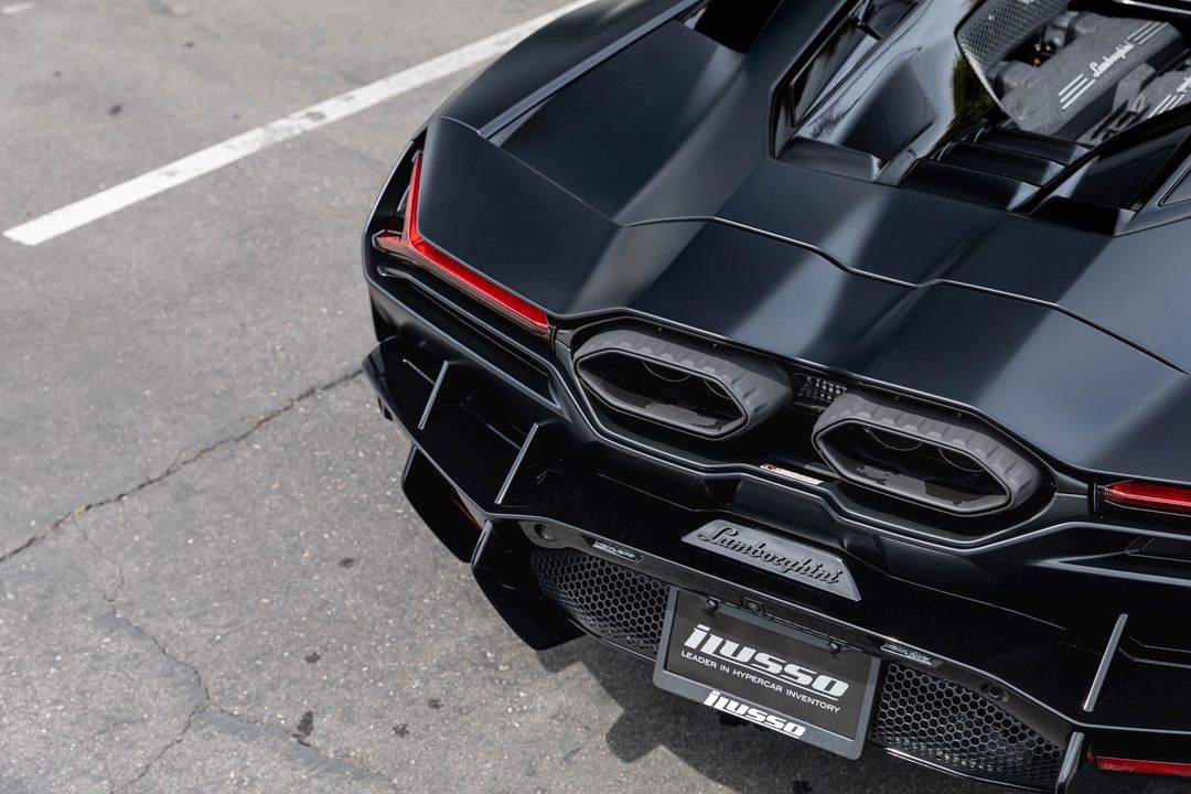 2024 Lamborghini Revuelto