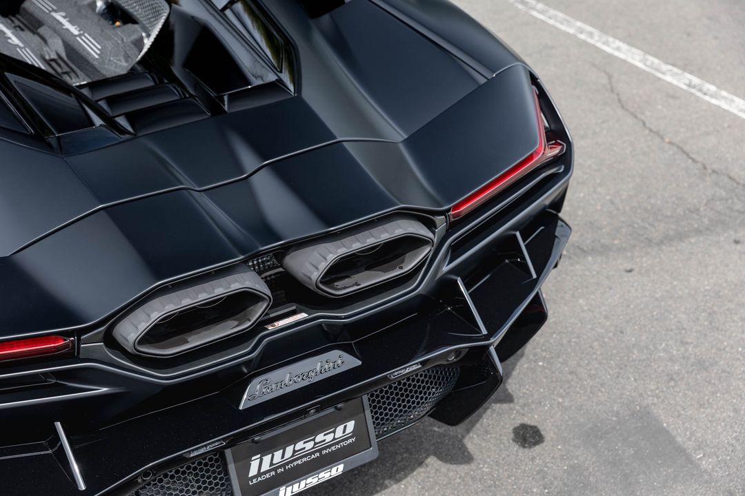 2024 Lamborghini Revuelto