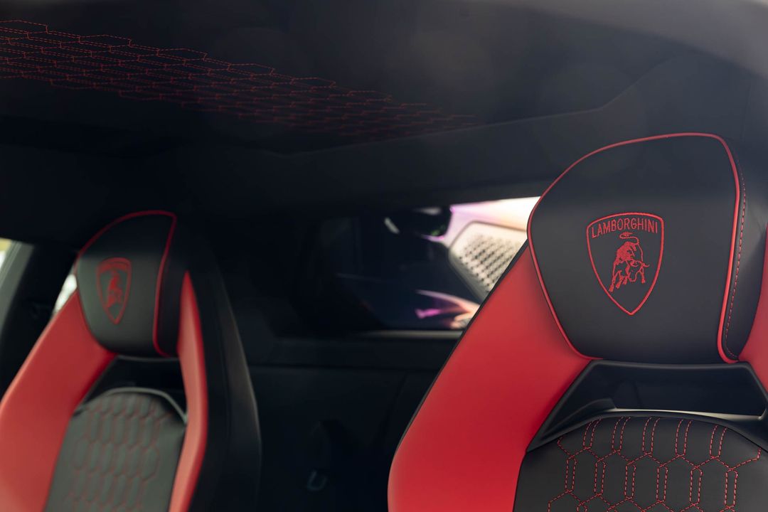 2024 Lamborghini Revuelto