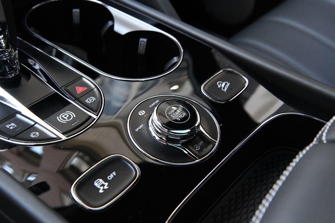 2025 Bentley Bentayga