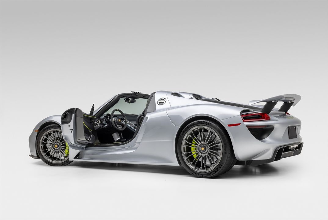 2015 Porsche 918 Spyder