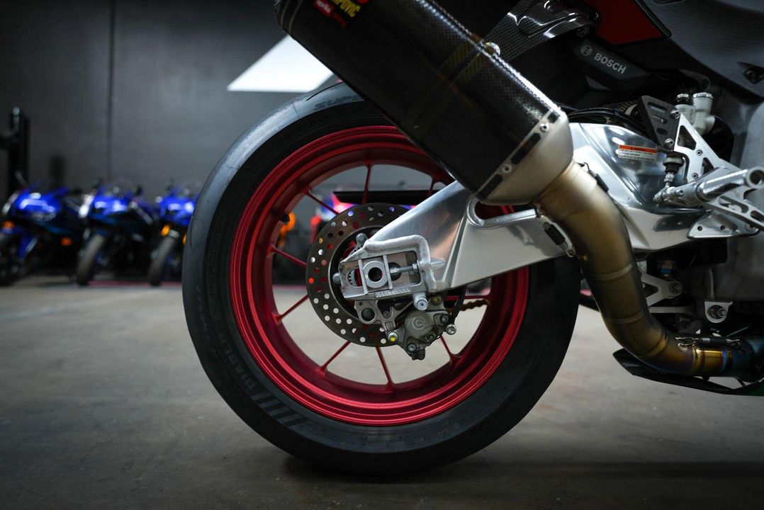 2016 Aprilia RSV4 RF