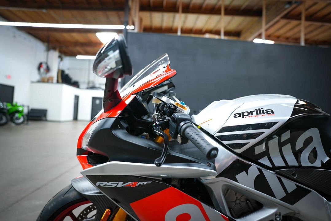 2016 Aprilia RSV4 RF