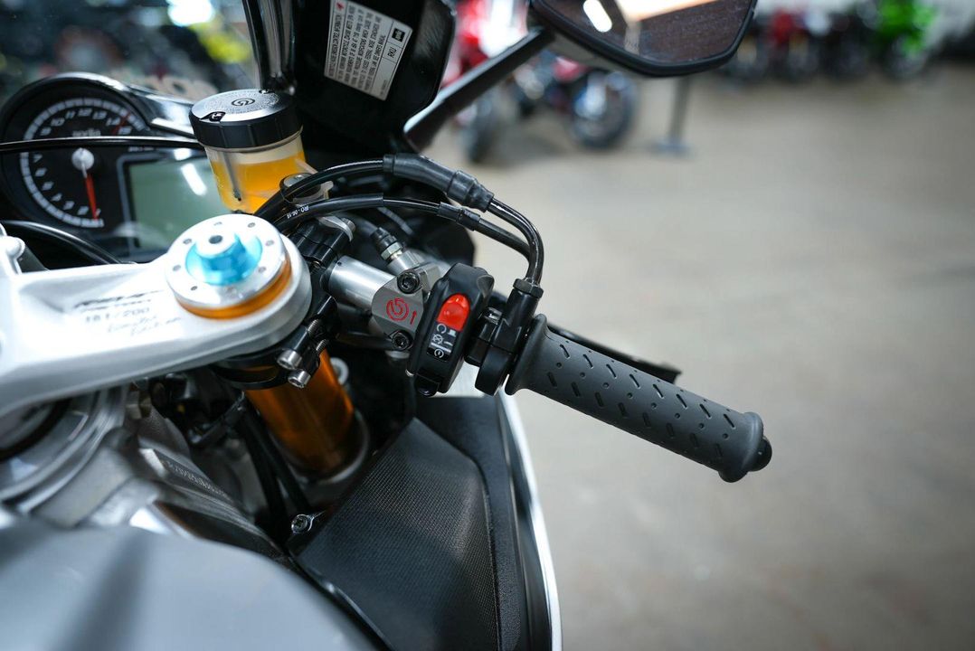 2016 Aprilia RSV4 RF