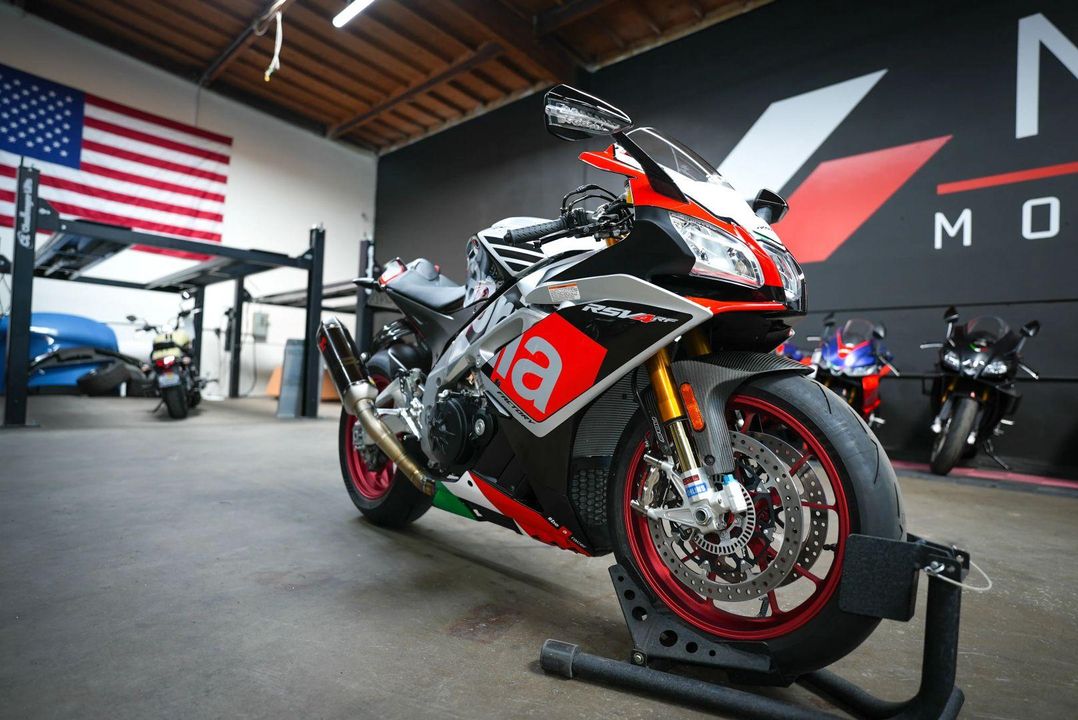 2016 Aprilia RSV4 RF