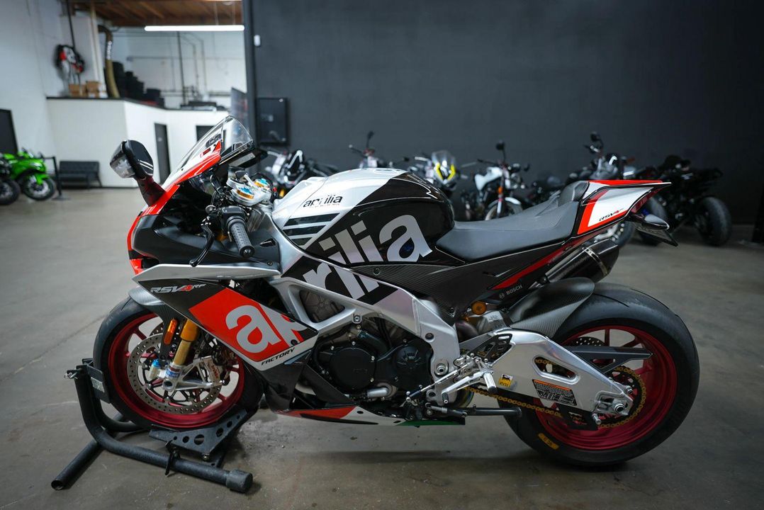 2016 Aprilia RSV4 RF