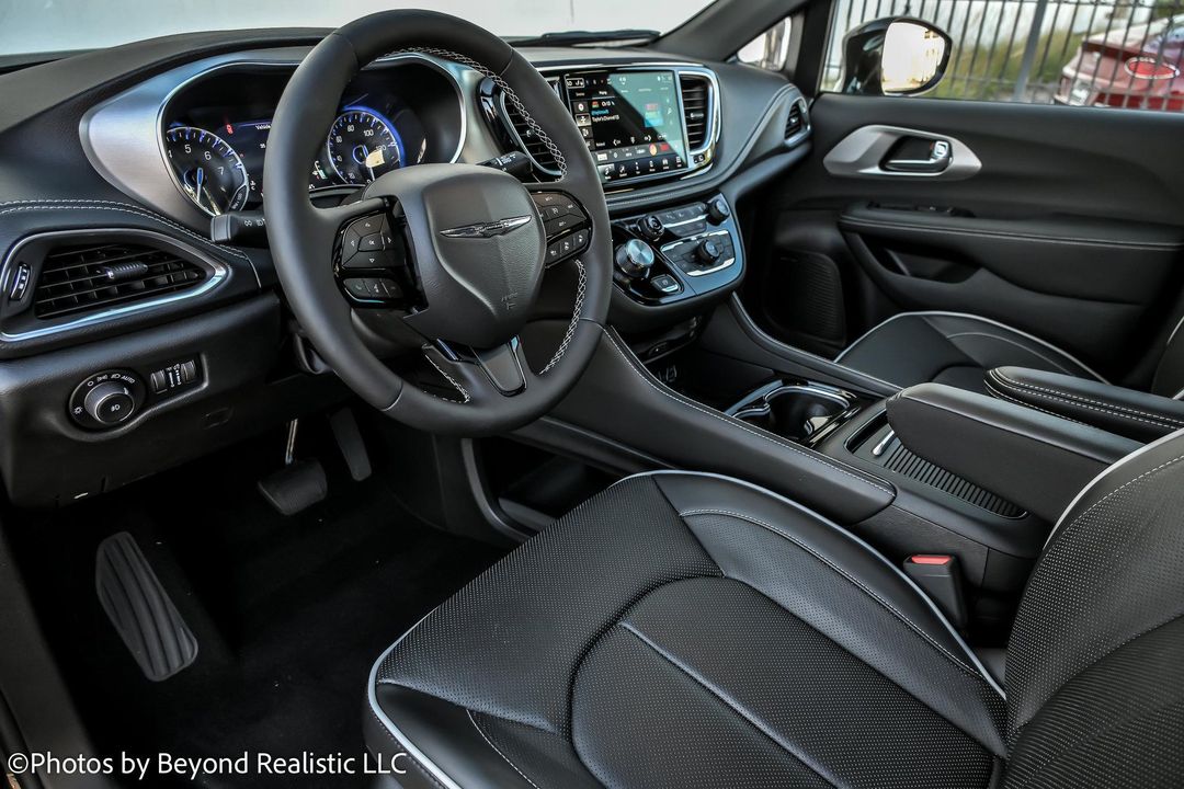 2025 Chrysler Pacifica