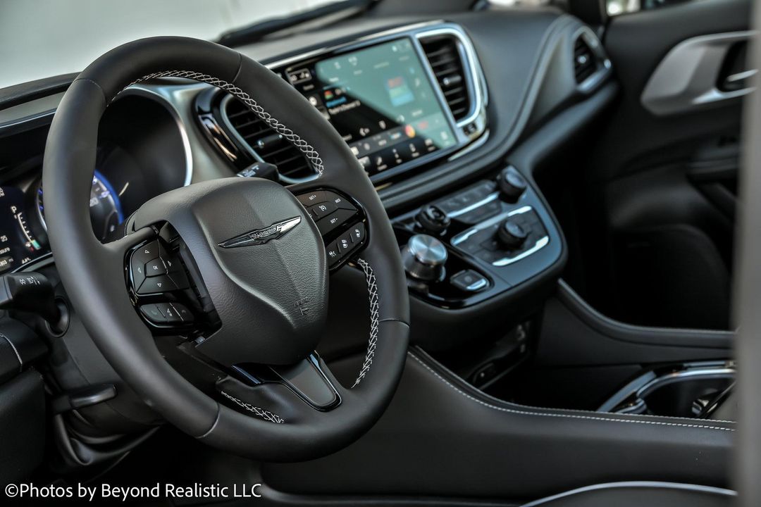 2025 Chrysler Pacifica