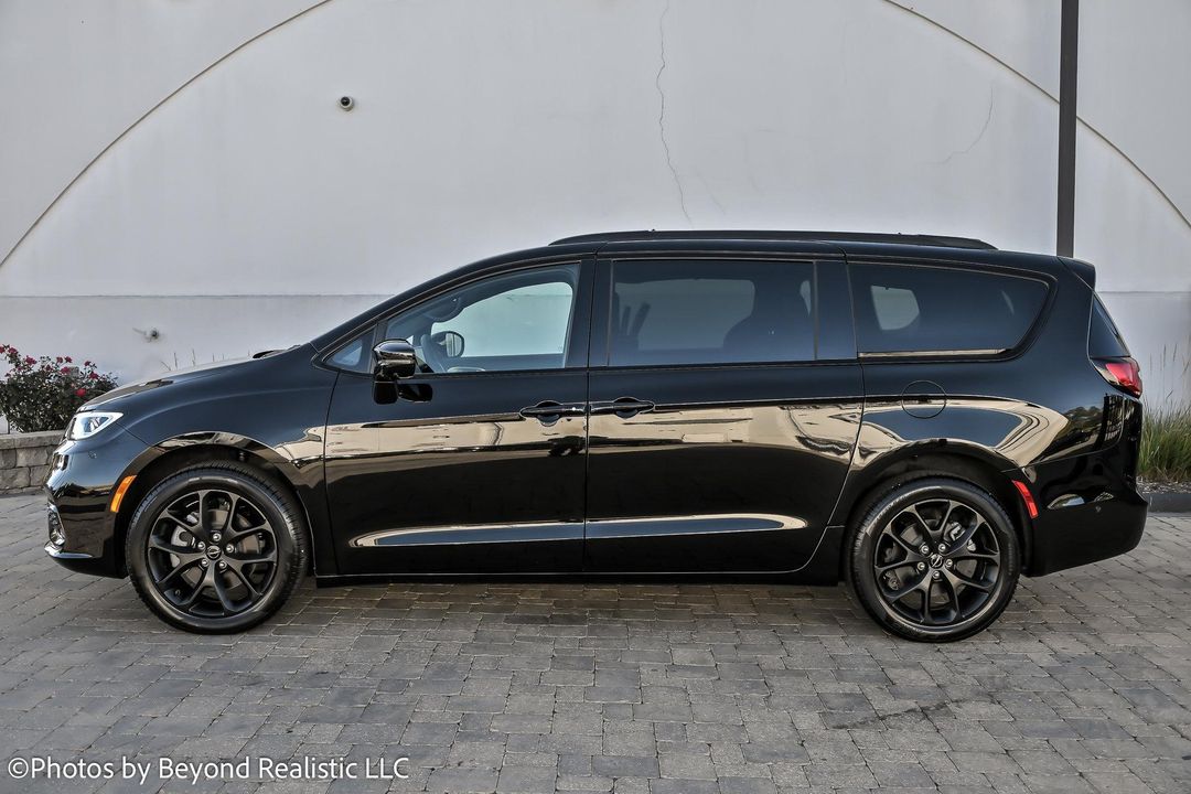 2025 Chrysler Pacifica