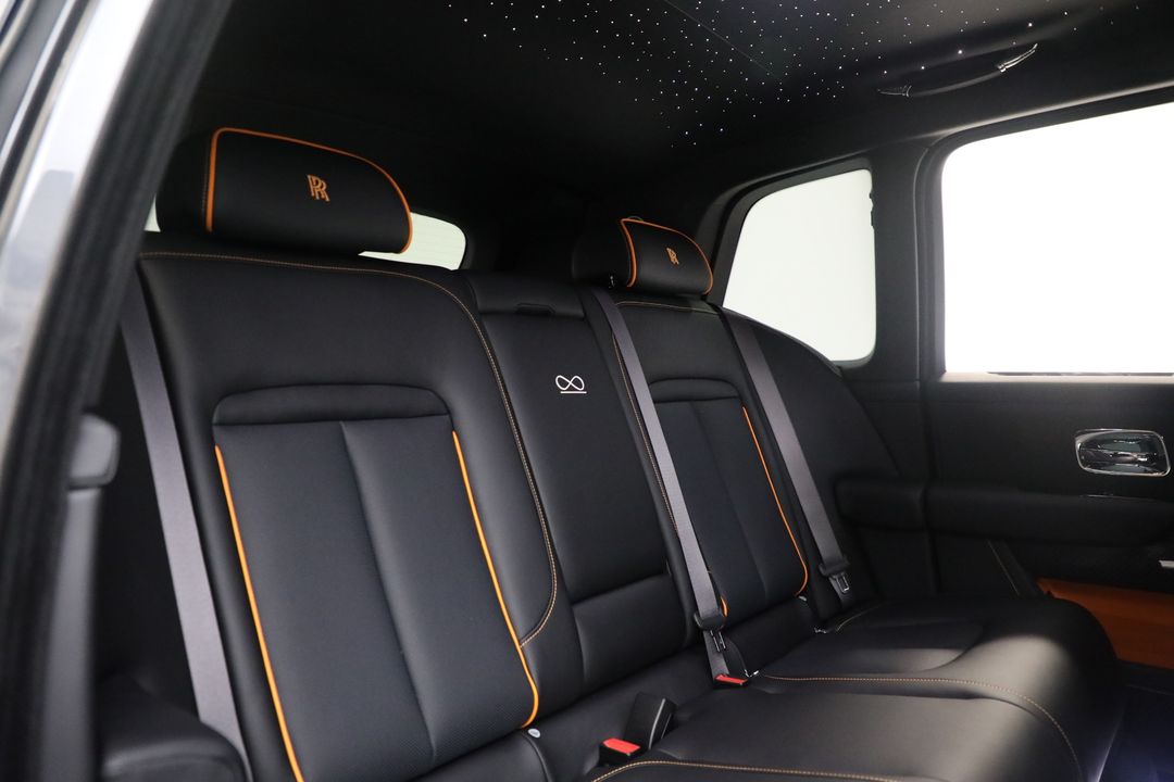 2026 Rolls-Royce Black Badge Cullinan