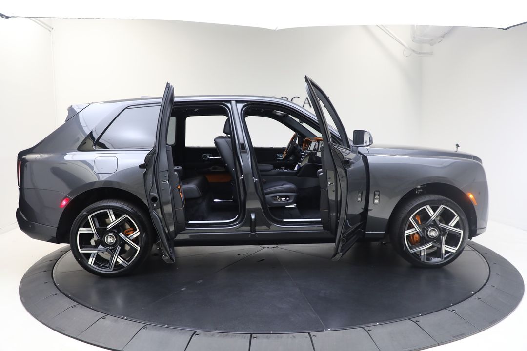 2026 Rolls-Royce Black Badge Cullinan