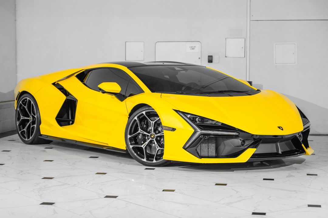 2024 Lamborghini Revuelto