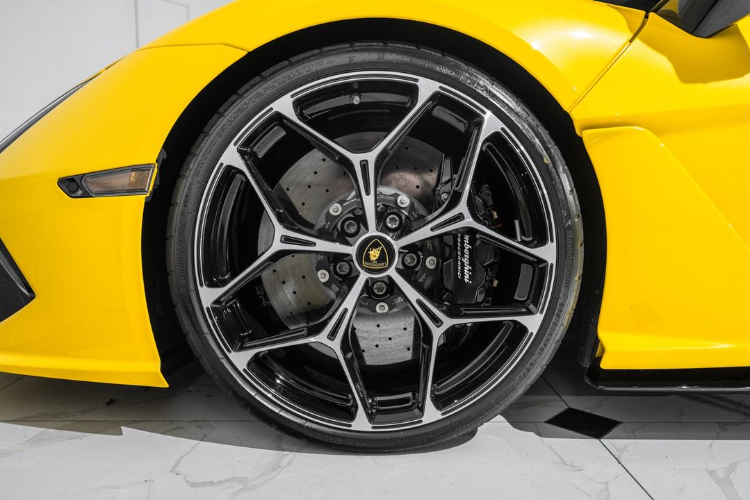 2024 Lamborghini Revuelto