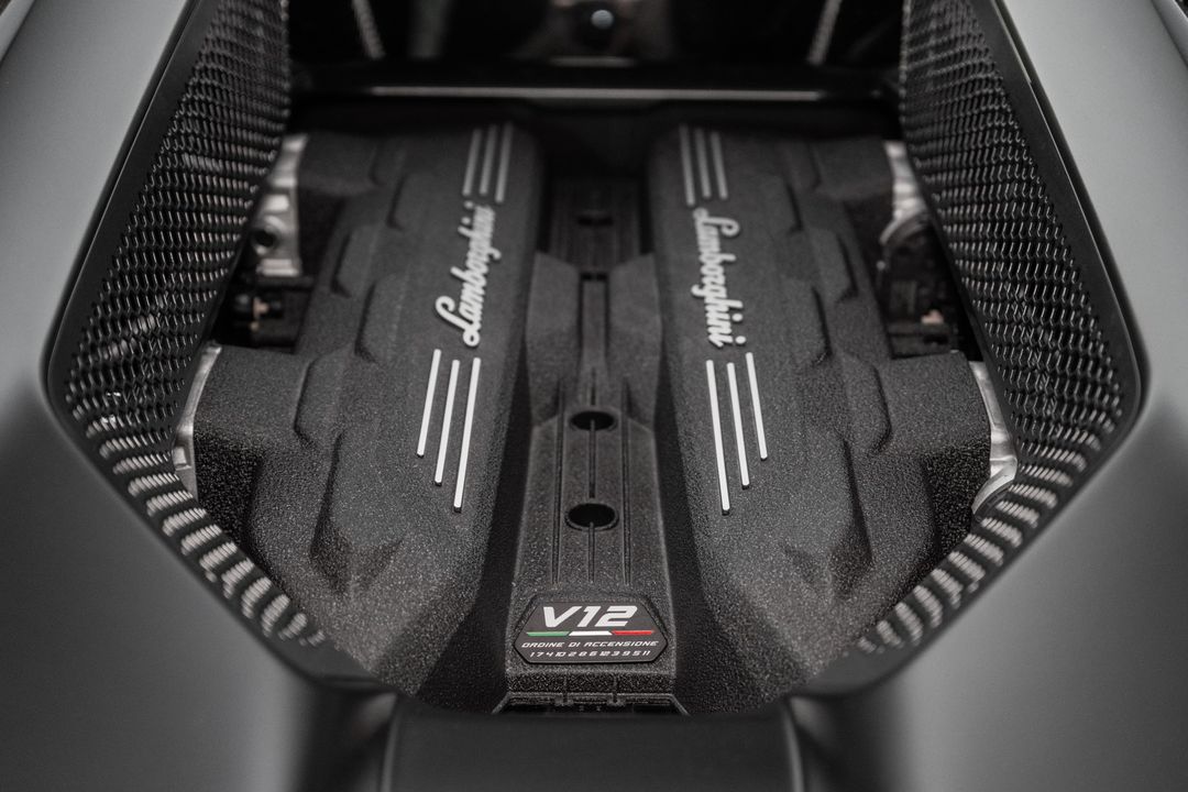 2024 Lamborghini Revuelto