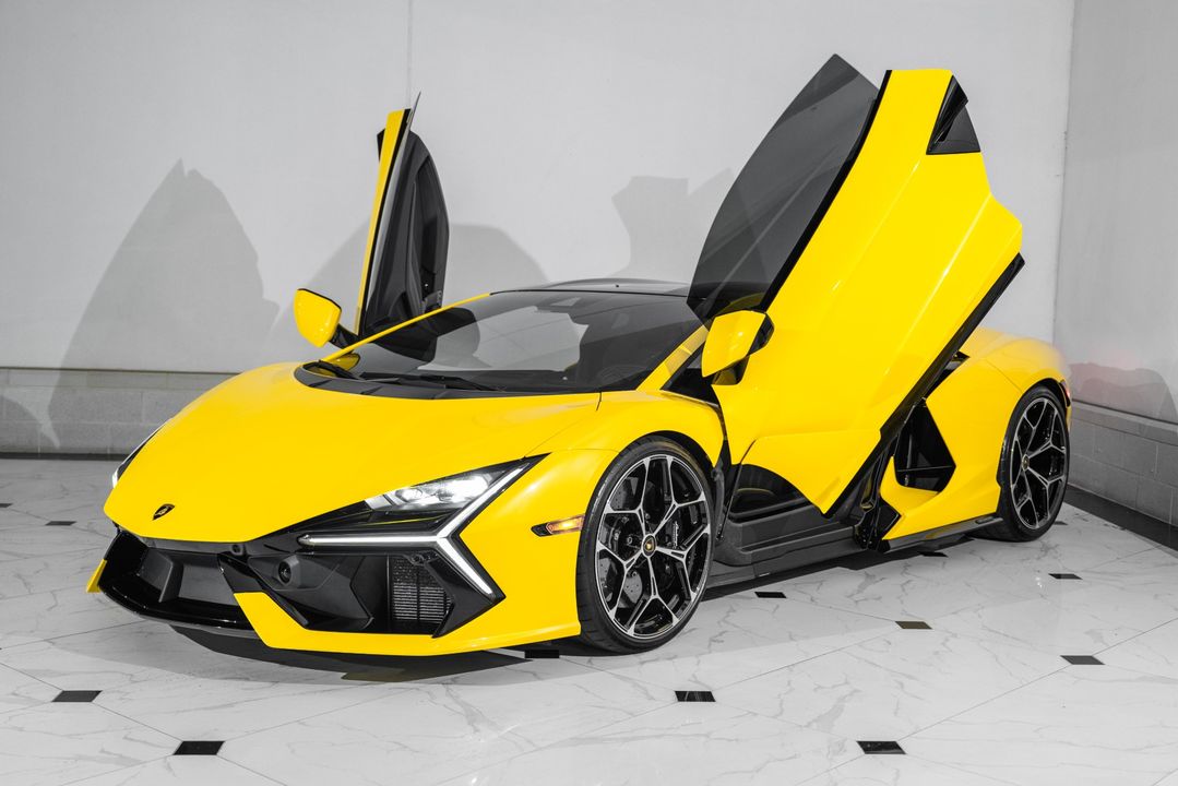 2024 Lamborghini Revuelto