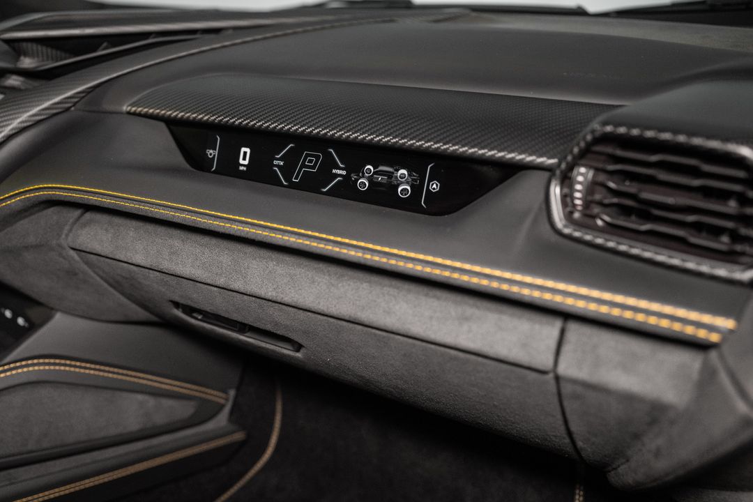 2024 Lamborghini Revuelto