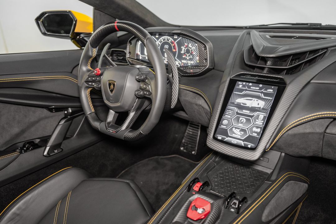 2024 Lamborghini Revuelto