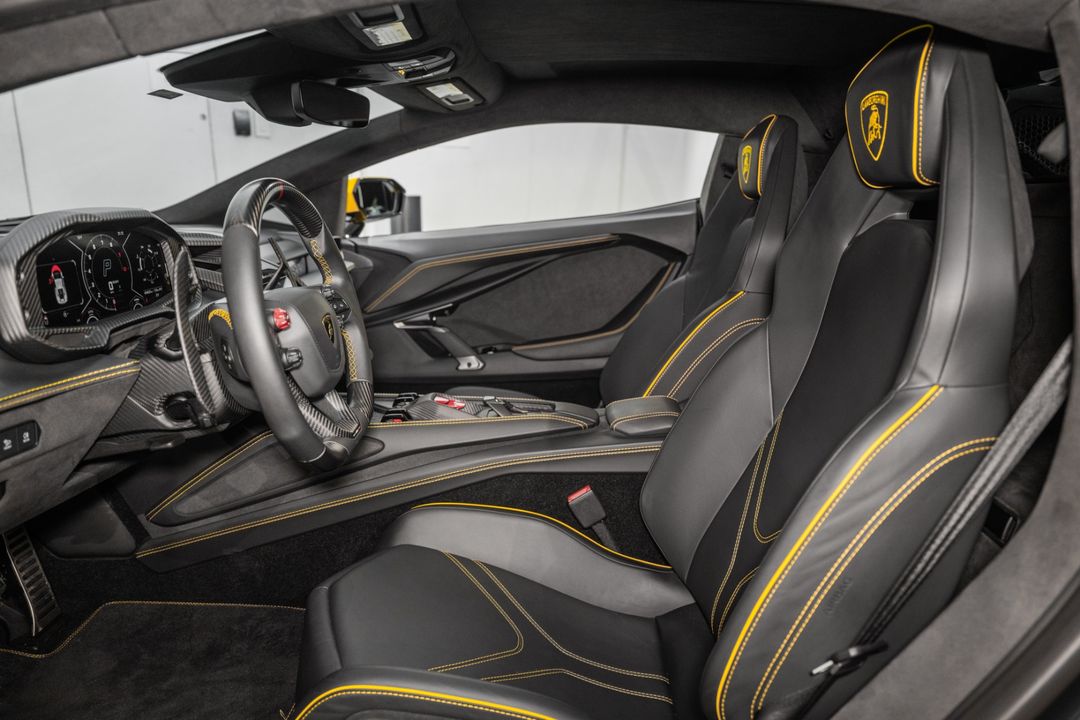 2024 Lamborghini Revuelto