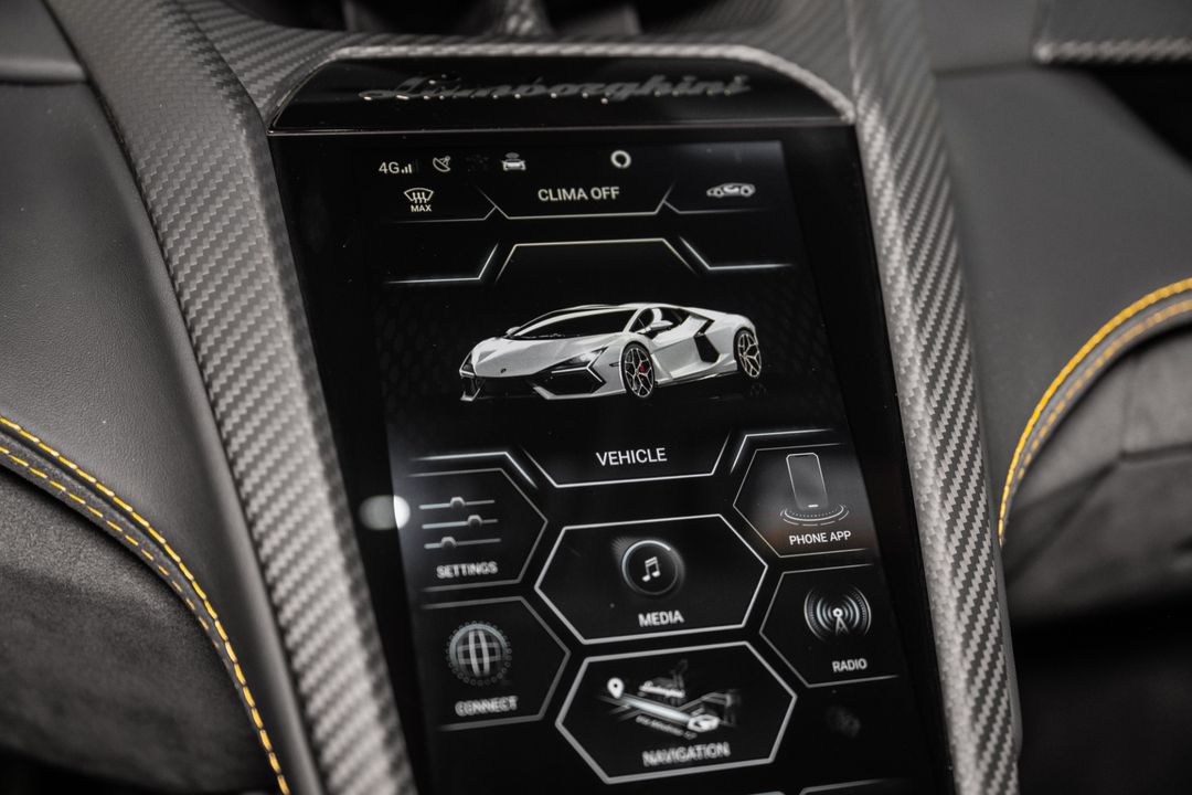 2024 Lamborghini Revuelto
