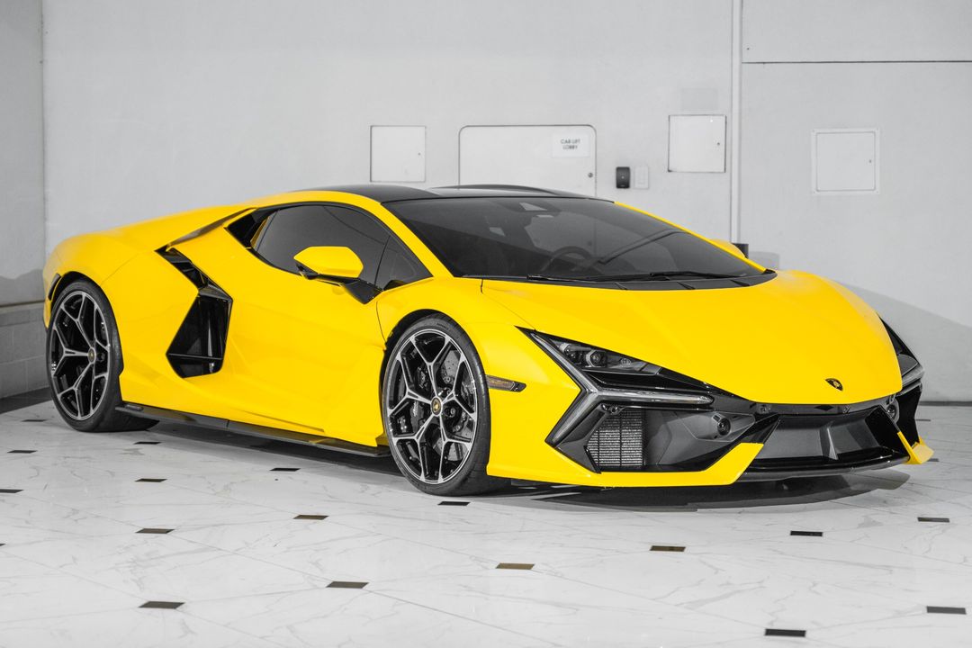 2024 Lamborghini Revuelto