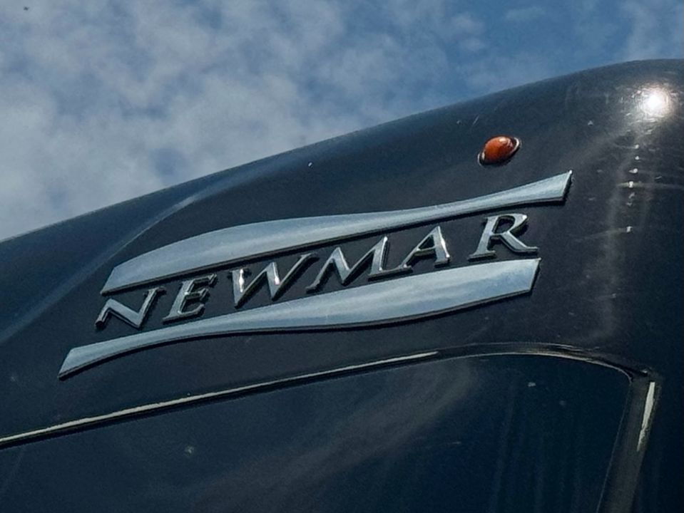 2019 Newmar Dutch Star 4018