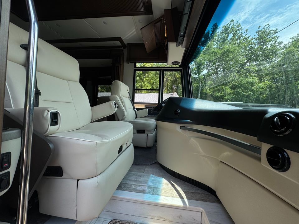 2019 Newmar Dutch Star 4018