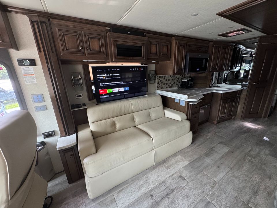 2019 Newmar Dutch Star 4018