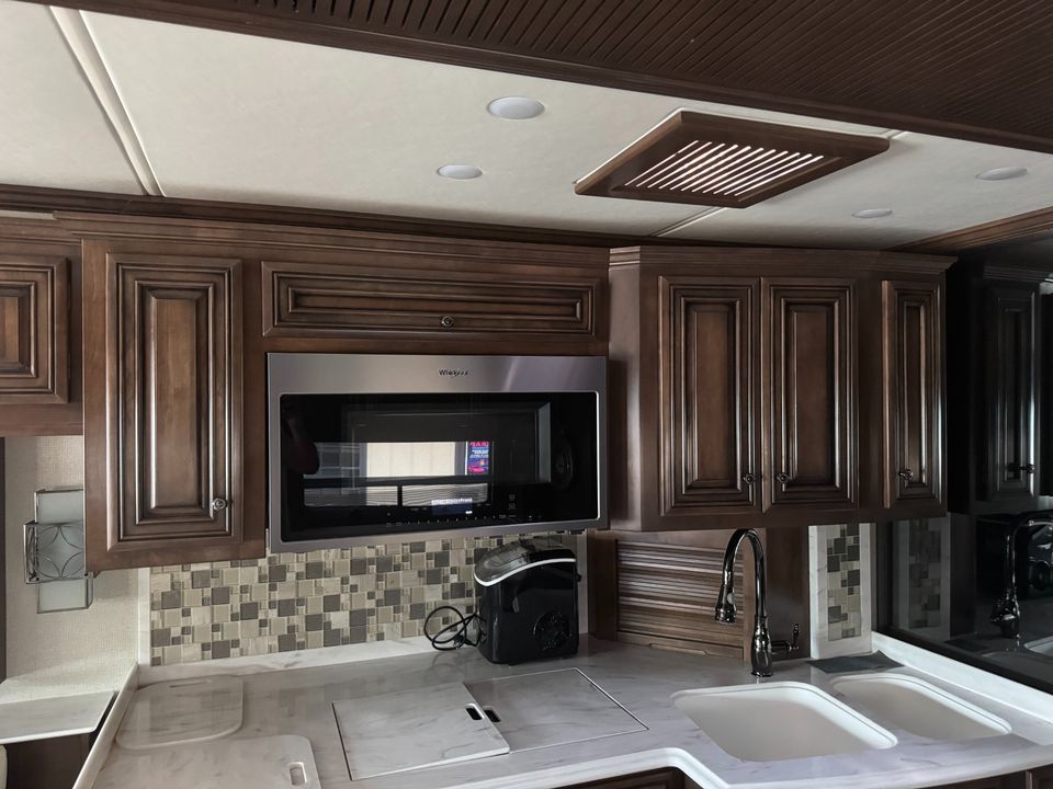 2019 Newmar Dutch Star 4018