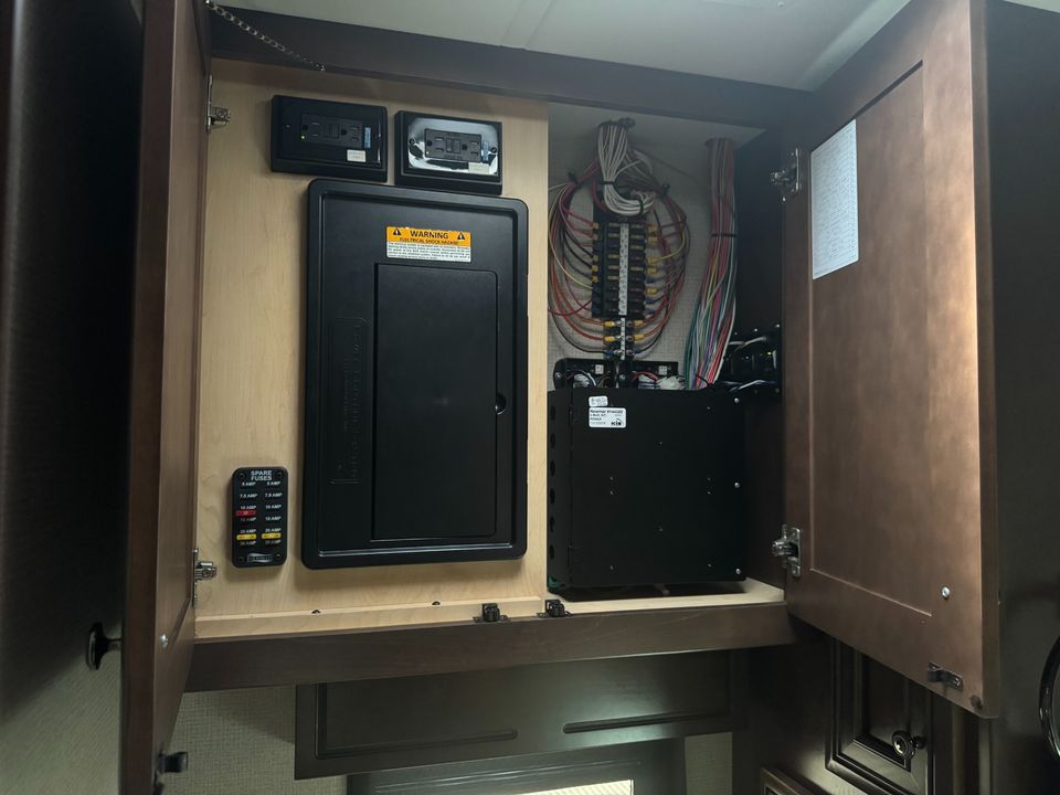 2019 Newmar Dutch Star 4018