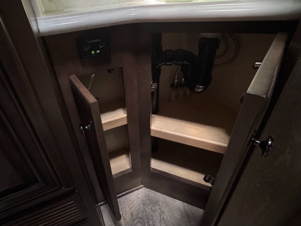 2019 Newmar Dutch Star 4018