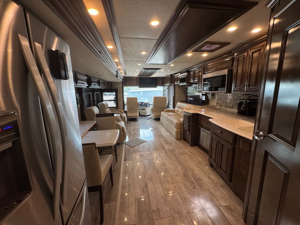 2019 Newmar Dutch Star 4018