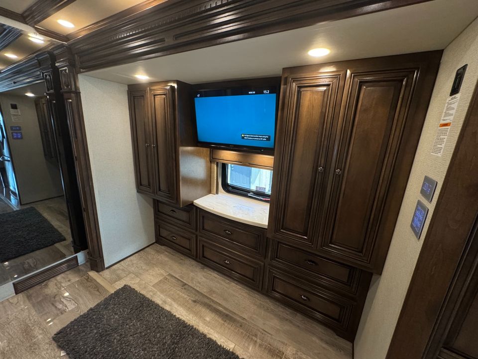 2019 Newmar Dutch Star 4018