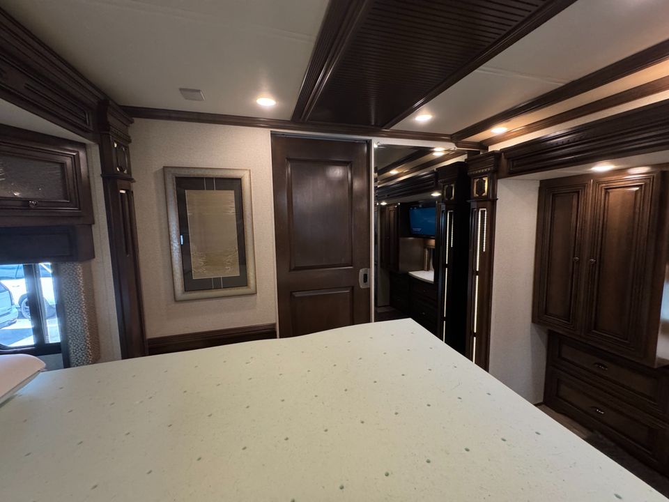 2019 Newmar Dutch Star 4018