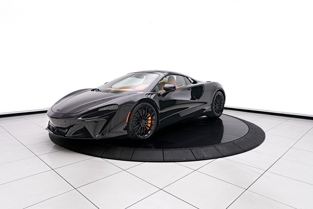 2025 McLaren Artura