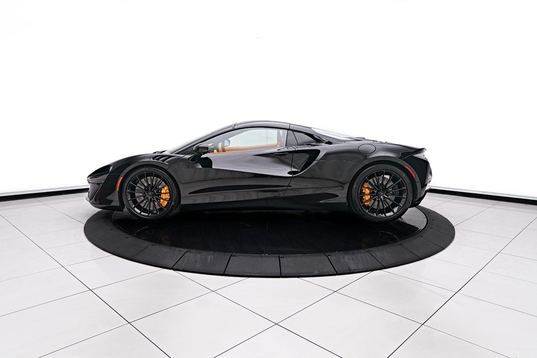 2025 McLaren Artura