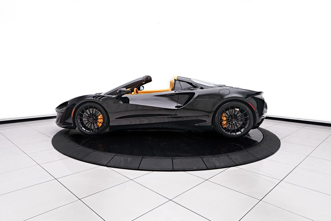 2025 McLaren Artura