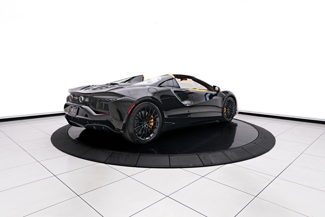 2025 McLaren Artura