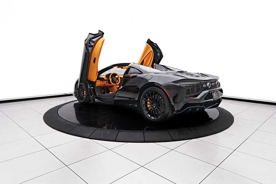 2025 McLaren Artura