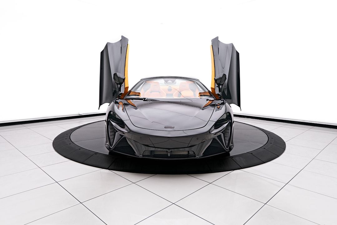 2025 McLaren Artura