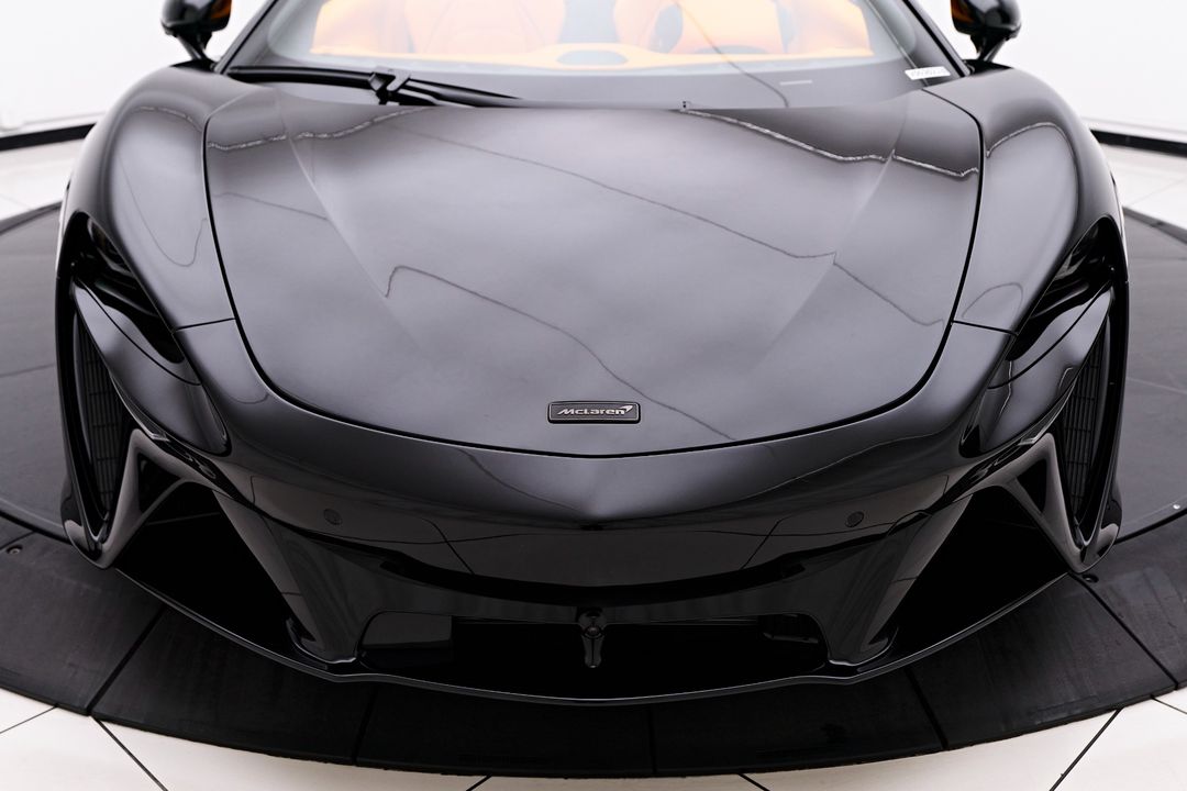 2025 McLaren Artura
