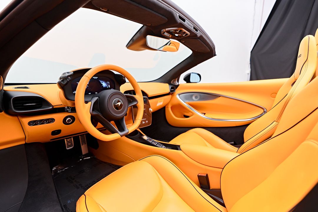 2025 McLaren Artura