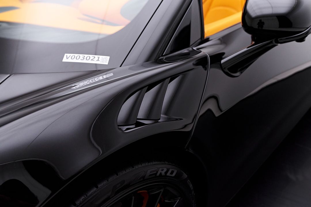 2025 McLaren Artura