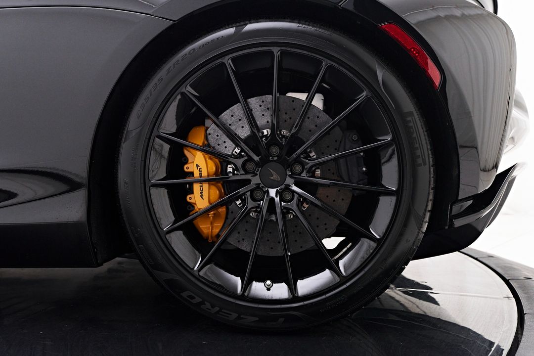 2025 McLaren Artura