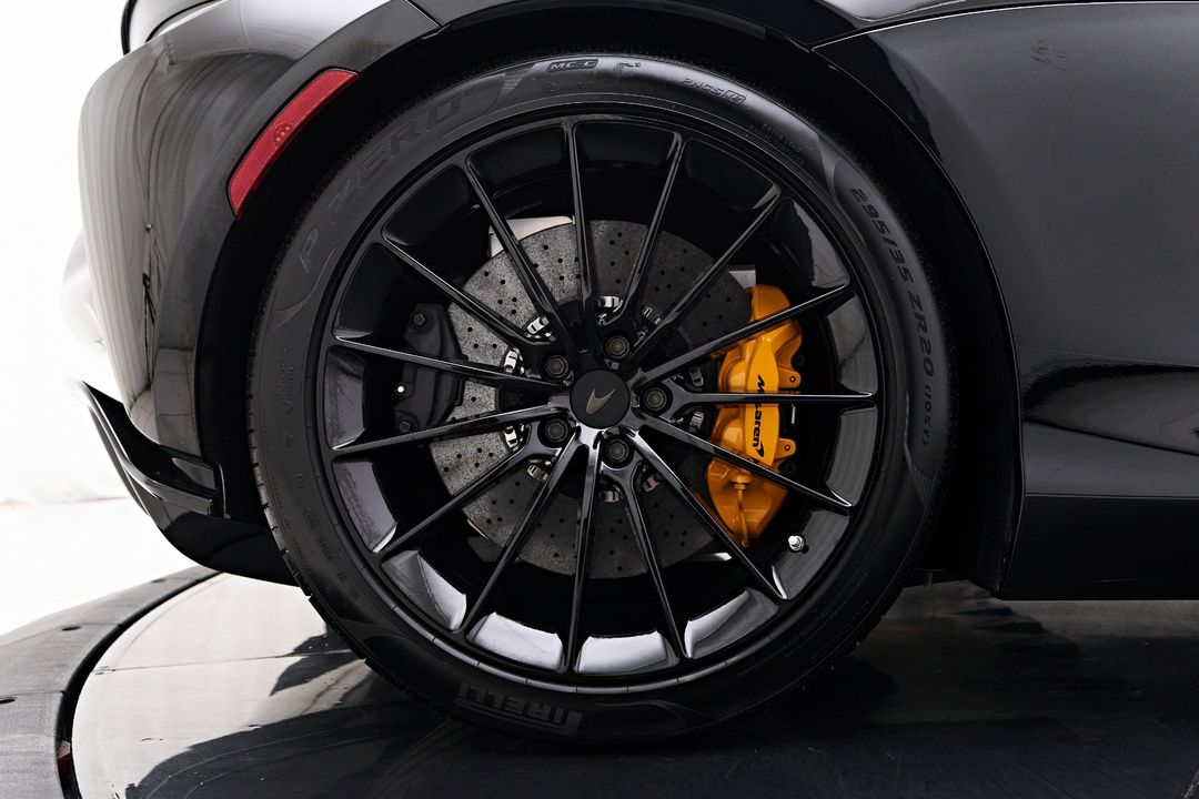 2025 McLaren Artura