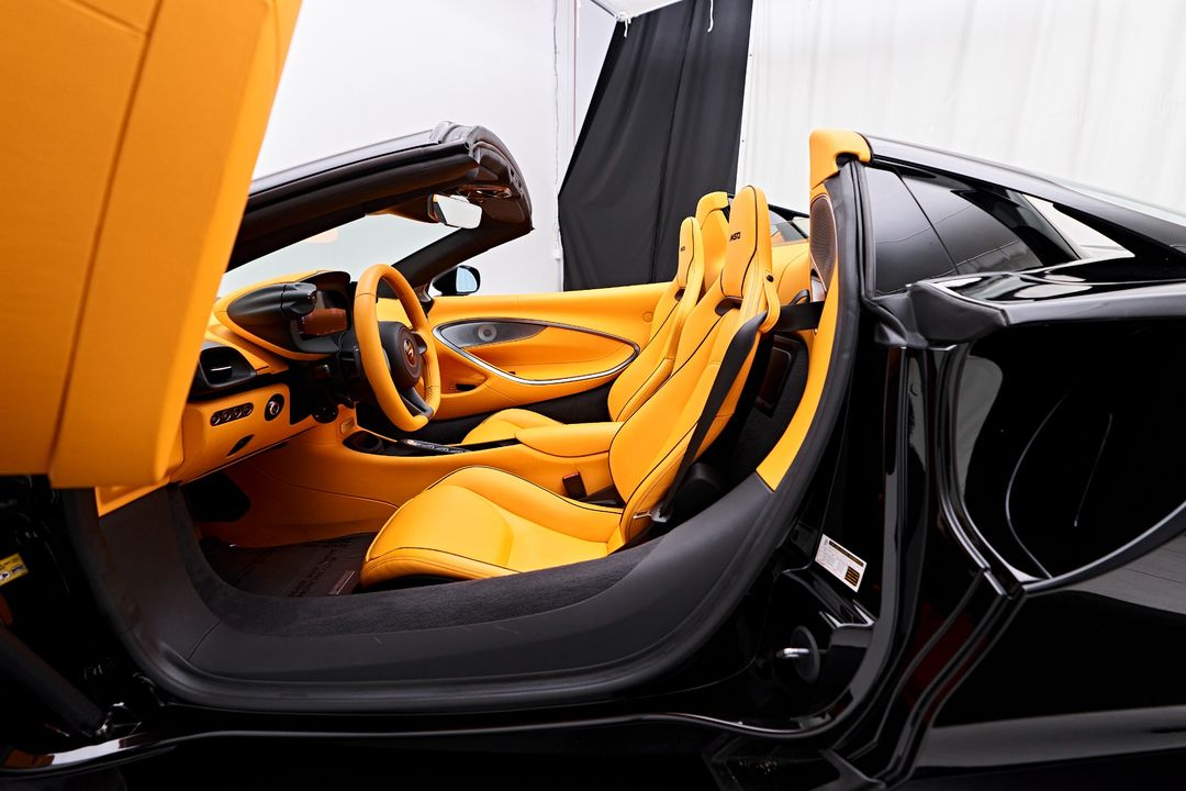 2025 McLaren Artura