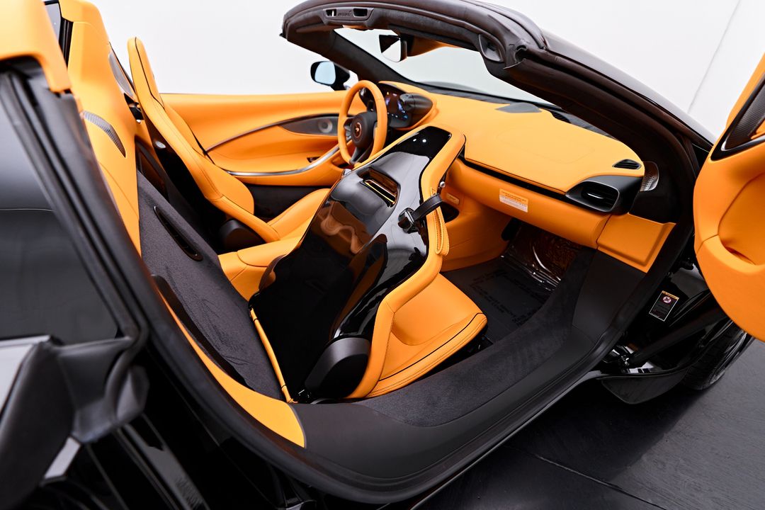 2025 McLaren Artura