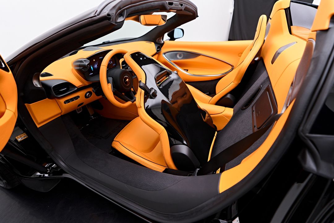 2025 McLaren Artura