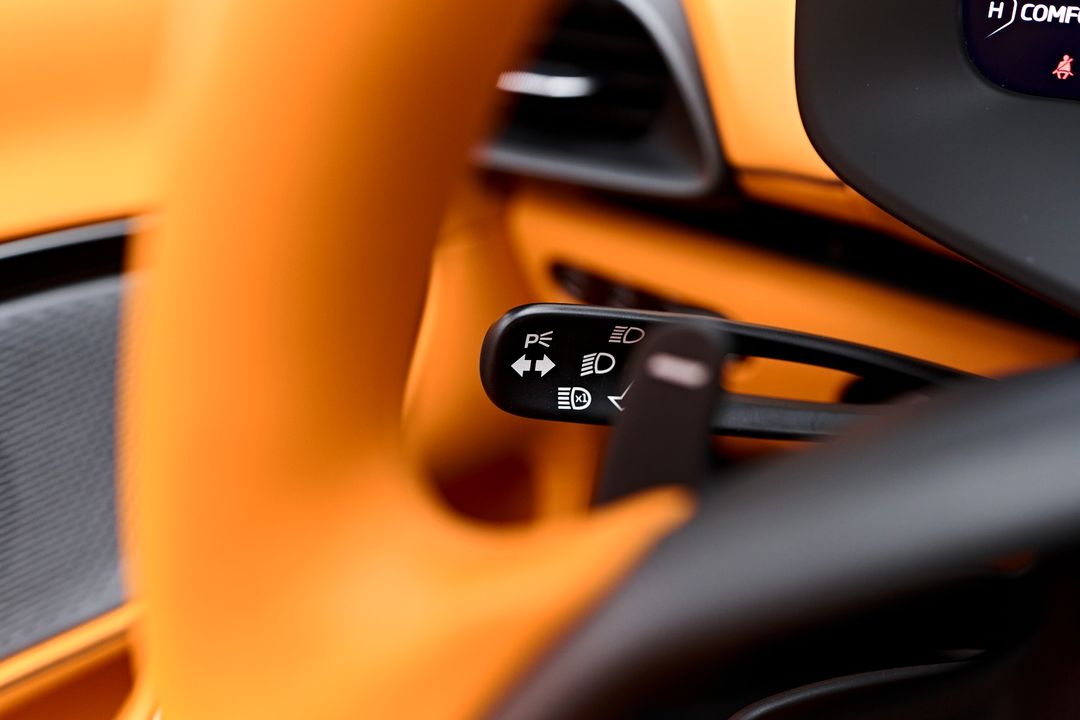 2025 McLaren Artura
