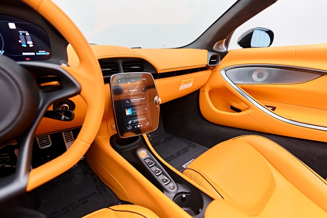 2025 McLaren Artura