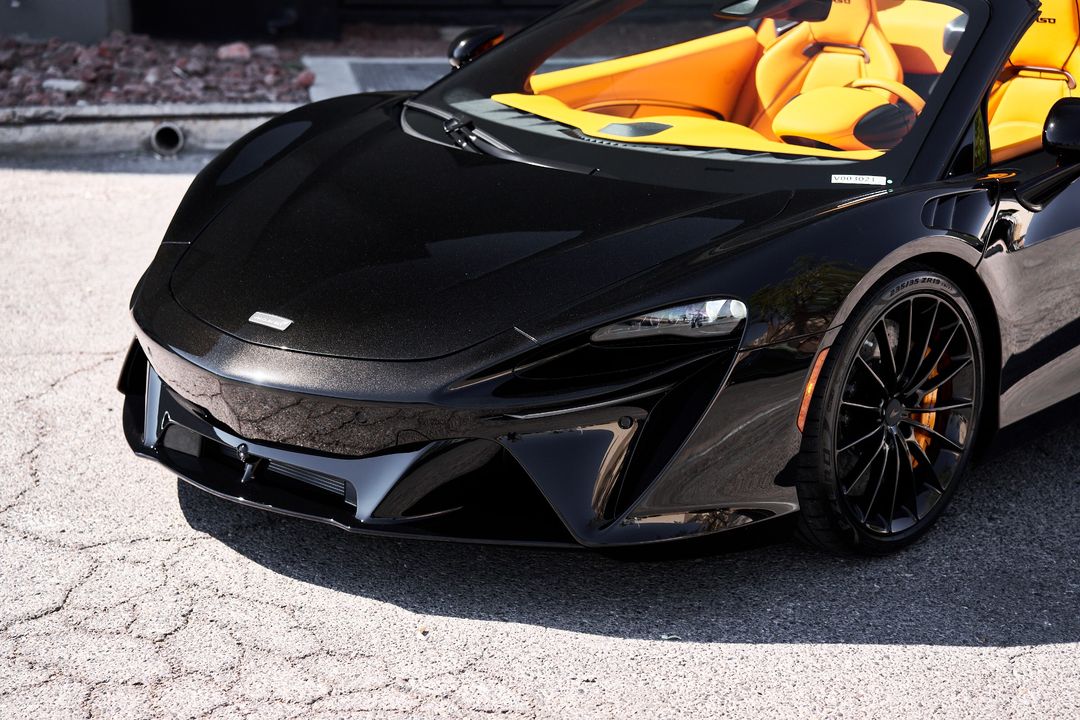 2025 McLaren Artura